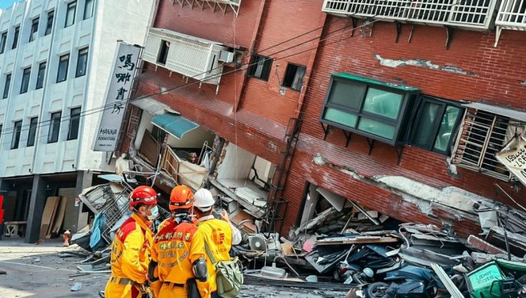 7.4 Büyüklüğünde Deprem Olurken Havuzda Yüzdüler, Kafede Kahvesini Yudumlamaya Devam Etti! Tayvan Depreme Nasıl Hazırlandı?