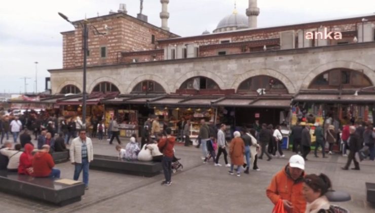 Eminönü’ndeki Gurbetçinin Bayramlık Tepkisi: Hans’ın Bebesi dDoyuyor da Kemal’in Bebesi Neden Doymuyor?