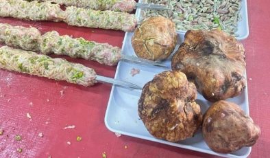 Urfalılar’a Kebap Yapacak Yeni Malzeme Çıktı! Porsiyonu 600 Liradan Satılıyor. Kırmızı Etten Daha Fazla Protein İçeriyor