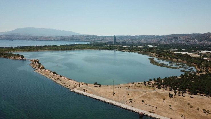 İzmir’de Zemin Çöküyor! Böyle Devam Ederse Sular Altında Kalacak