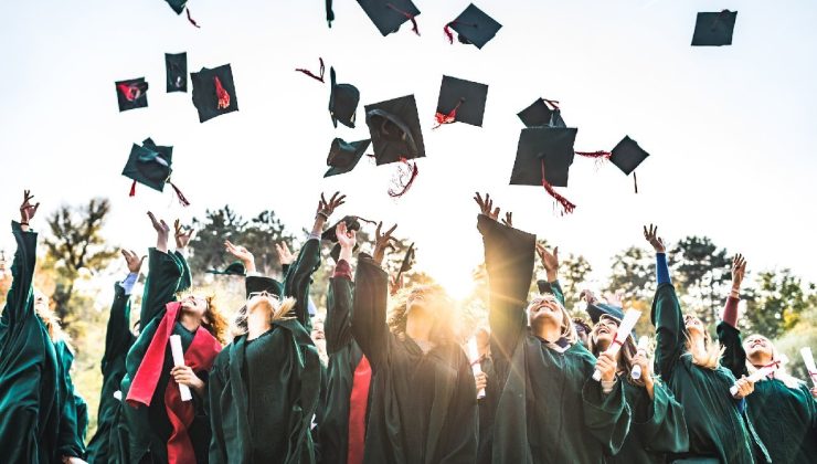 Sosyal medya bu haberle çalkalanıyor: 25 bin liraya linsans diploması satıyorlar