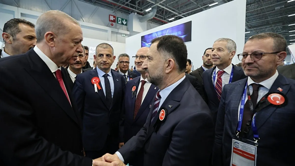 Başkan Erdoğan, SAHA EXPO fuarında stantları ziyaret etti