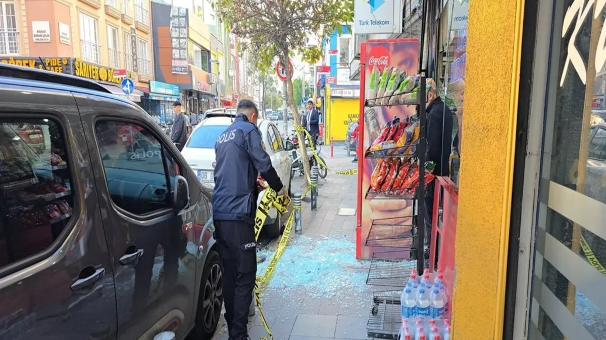 Küçükçekmece’de dehşet: 2 kişi bacaklarından yaralandı!