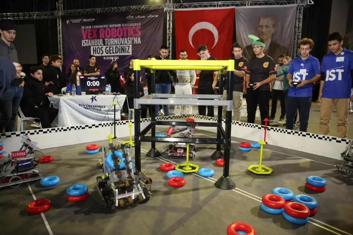 Küçükçekmece’de Uluslararası VEX Robotics Turnuvası Coşkusu