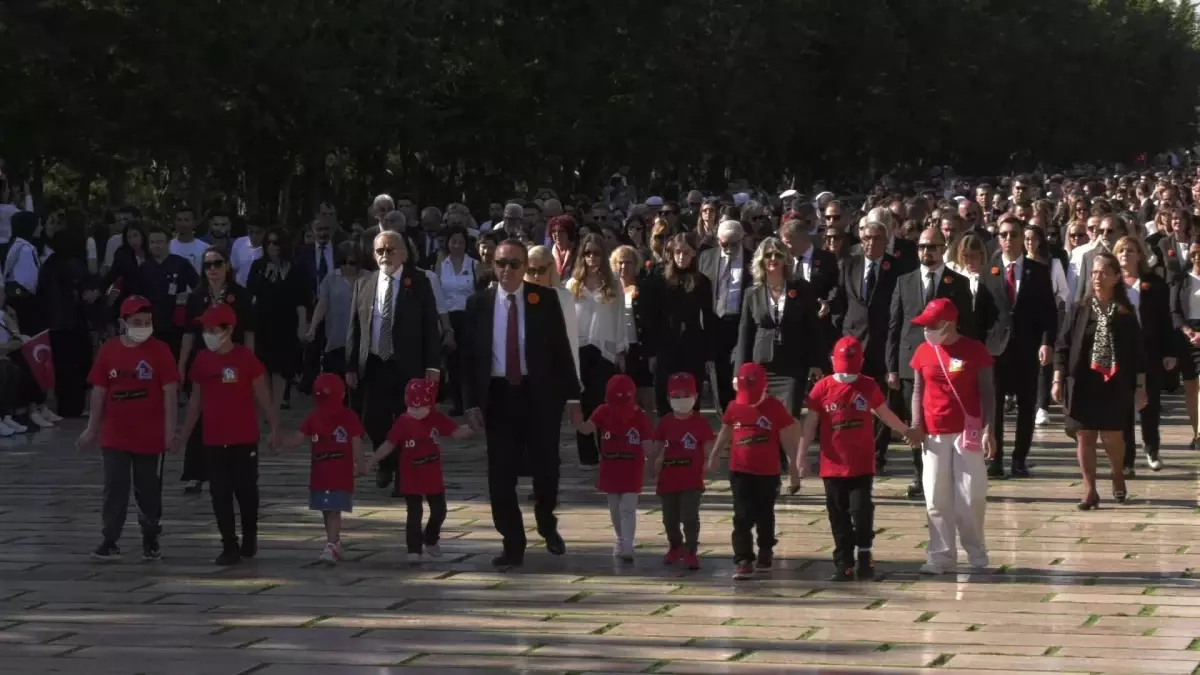 LÖSEV’den Anıtkabir’e Ziyaret