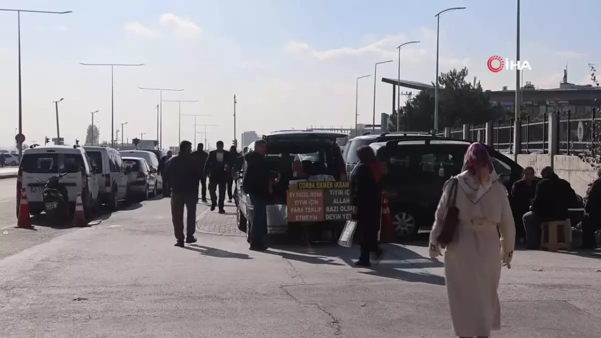 Konya’da Hayır İçin Çorba Dağıtan Lokman Yıldız’ın Hikayesi