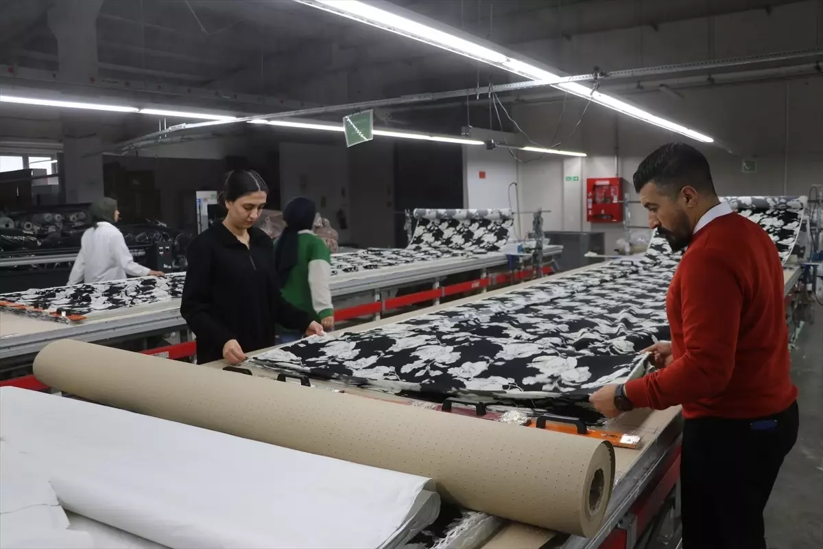 Ağrı’da Kadın İstihdamıyla Tekstil Fabrikalarında 1600 Kişi Çalışıyor