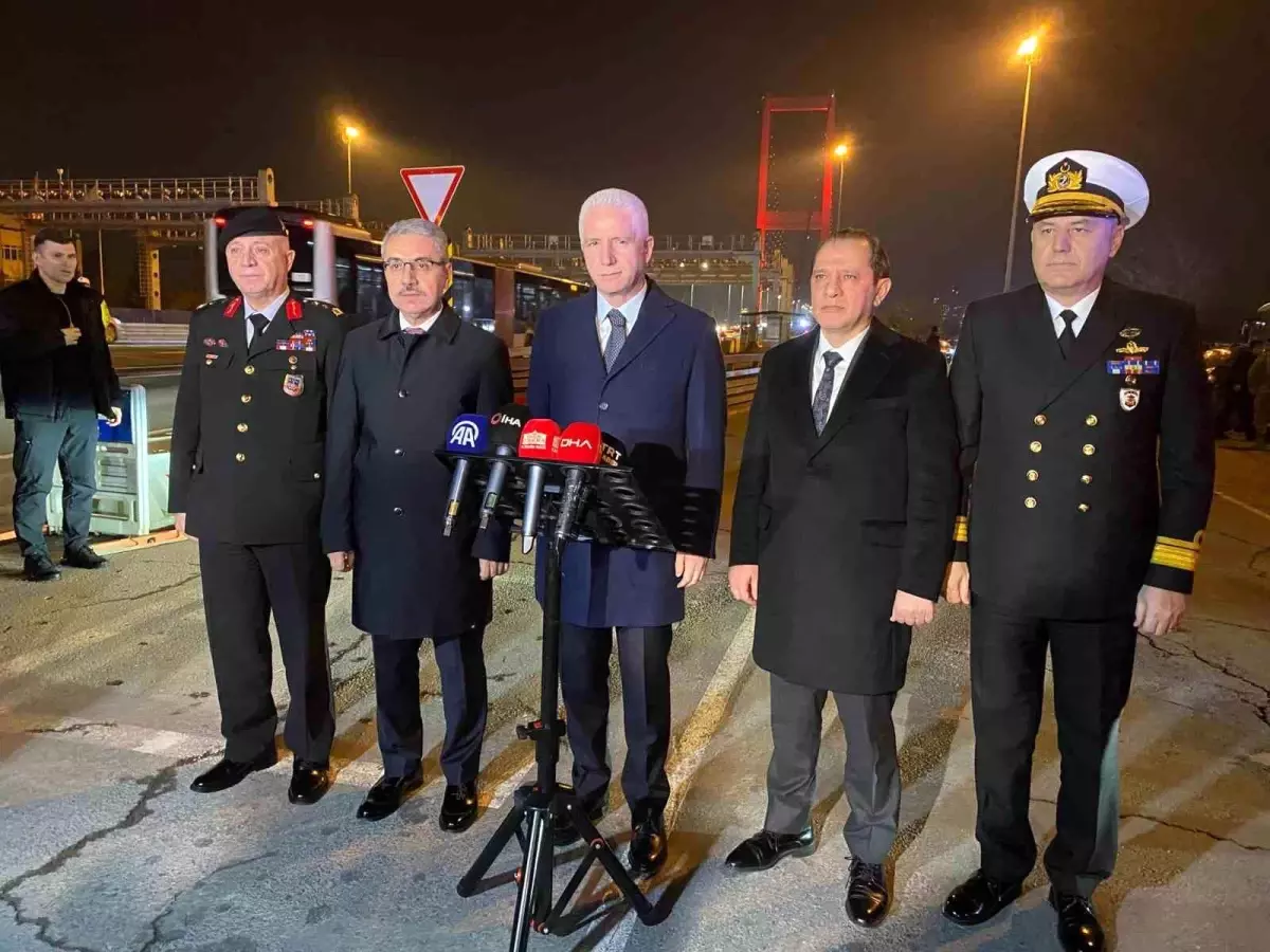 İstanbul Valisi Davut Gül’den denetim yapan polis ekiplerine ziyaret